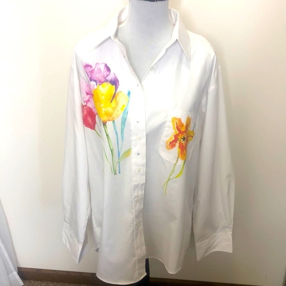 las olas Tops - Las Olas white floral button up long sleeve shirt size large